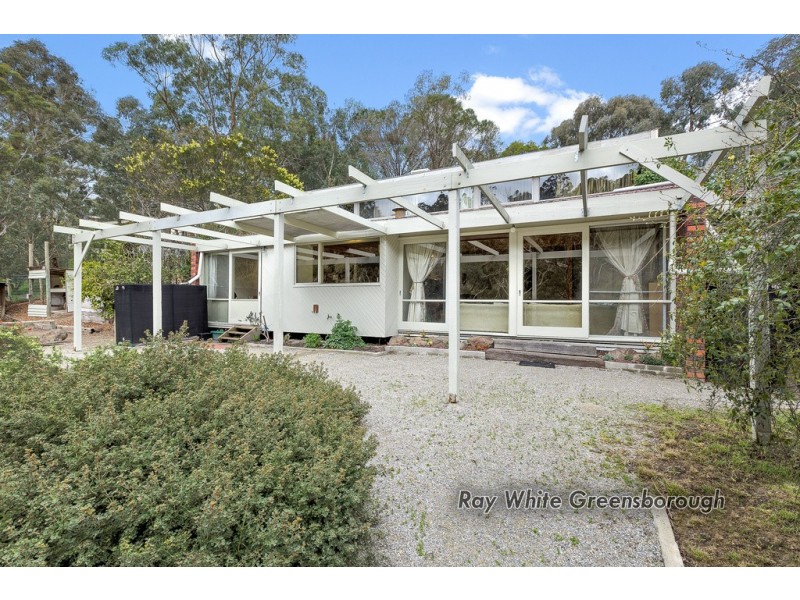 19 Palpera Terrace, Greensborough VIC 3088