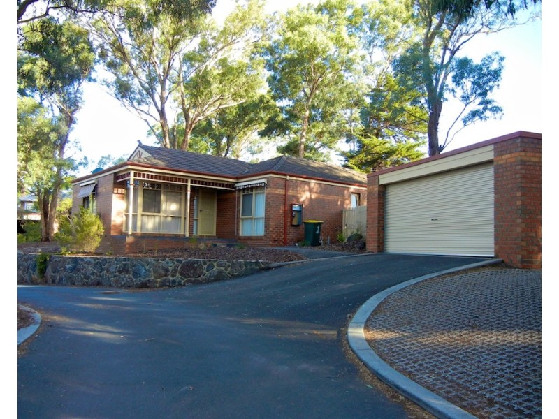 1/42 Shalbury Avenue, Eltham VIC 3095