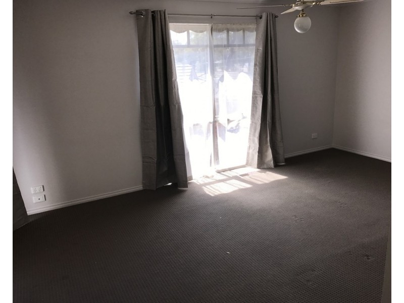 1/42 Shalbury Avenue, Eltham VIC 3095