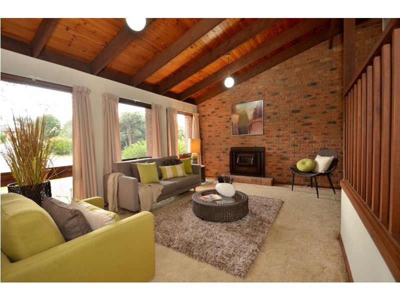 56 Allumba Drive, St Helena VIC 3088