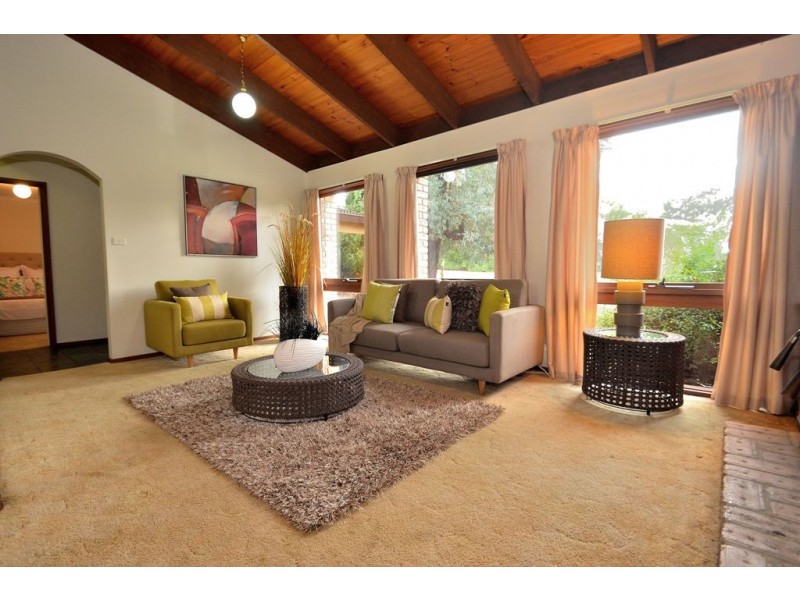 56 Allumba Drive, St Helena VIC 3088