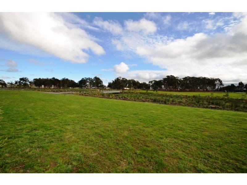 151 Painted Hills Rd, Doreen VIC 3754