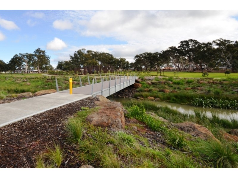 151 Painted Hills Rd, Doreen VIC 3754