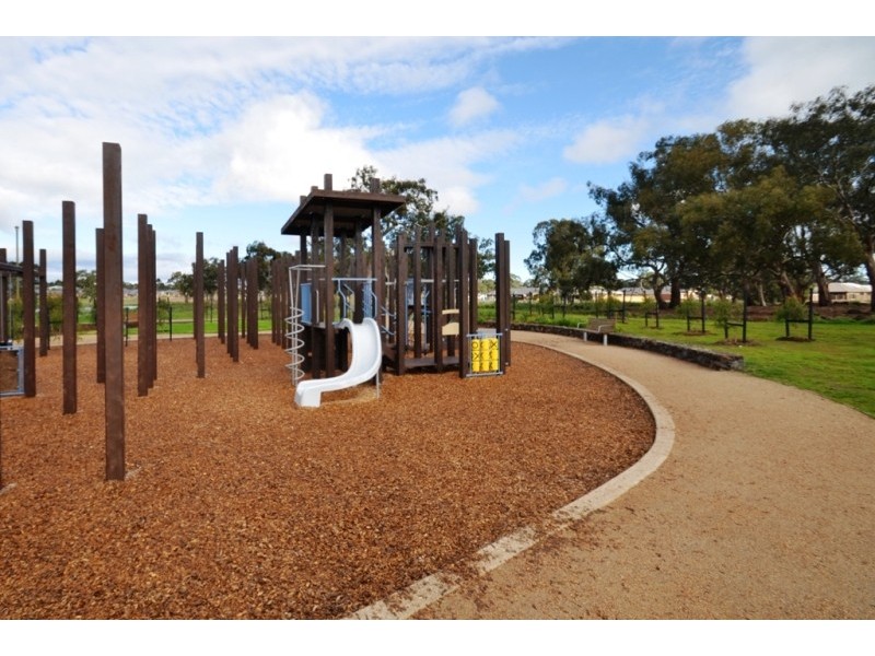 151 Painted Hills Rd, Doreen VIC 3754