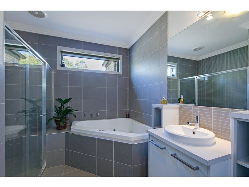 16 Jorgensen Avenue, Doreen VIC 3754