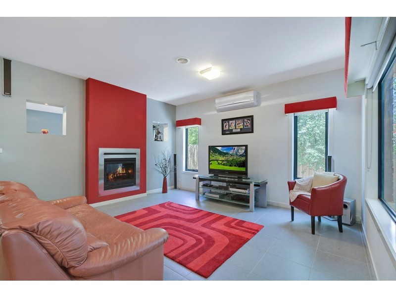 16 Jorgensen Avenue, Doreen VIC 3754