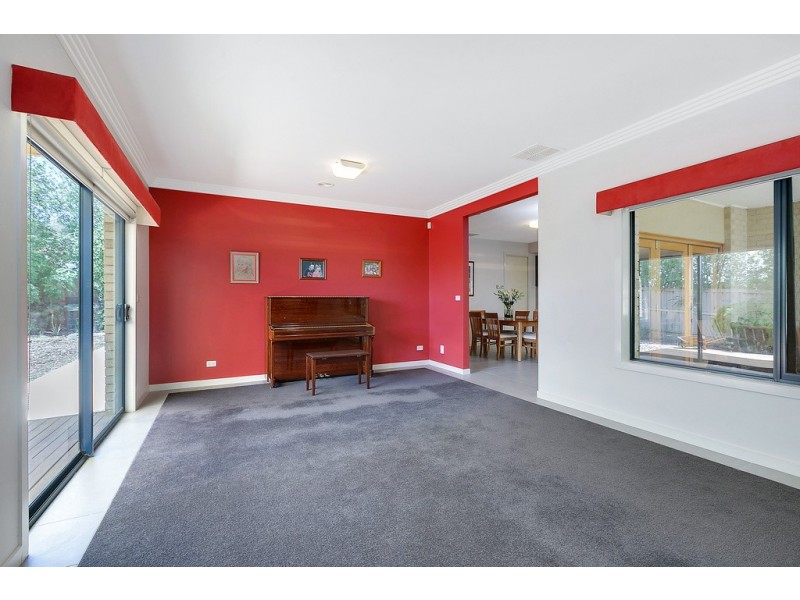 16 Jorgensen Avenue, Doreen VIC 3754