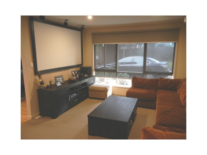 2/4 Campbell Road, Briar Hill VIC 3088