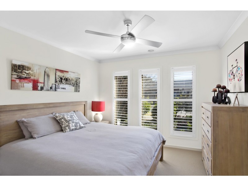 8 River Brook Avenue, South Morang VIC 3752