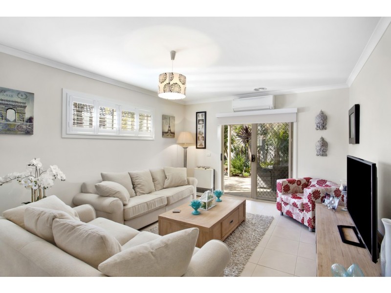 8 River Brook Avenue, South Morang VIC 3752