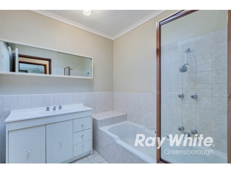 1 Pertaka Close, Montmorency VIC 3094