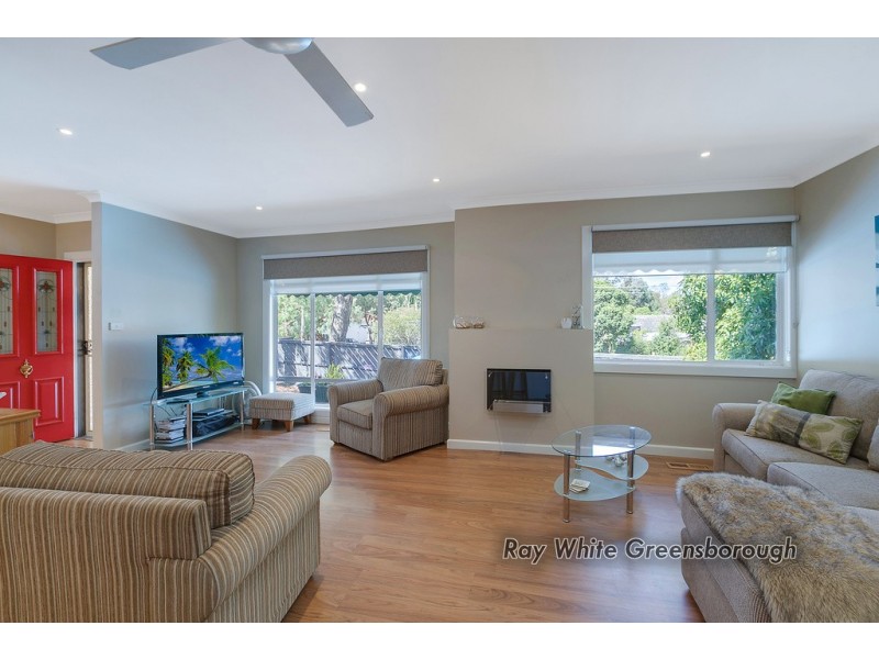 211 Mountain View Road, Greensborough VIC 3088