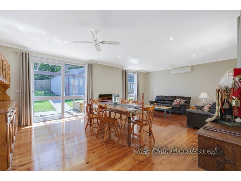 211 Mountain View Road, Greensborough VIC 3088