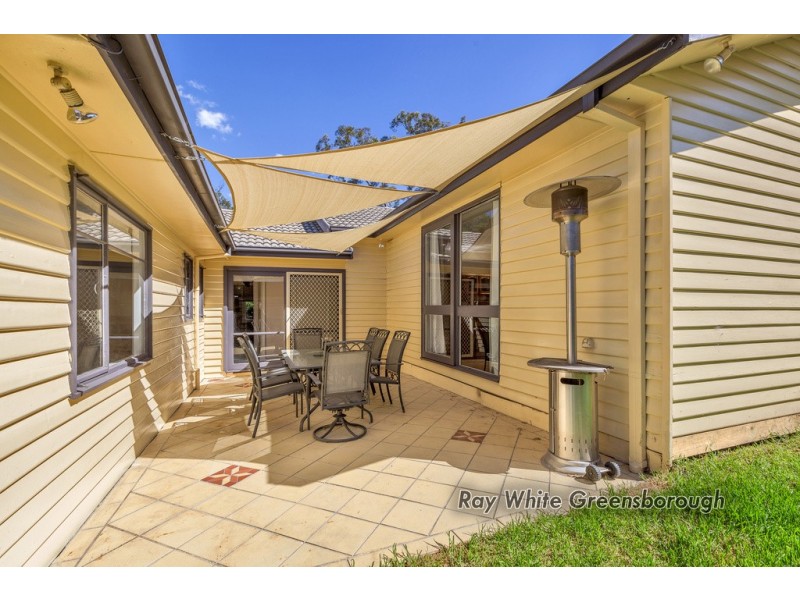 211 Mountain View Road, Greensborough VIC 3088