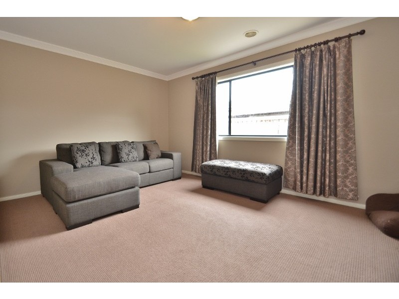 12 Riverdale Boulevard, South Morang VIC 3752