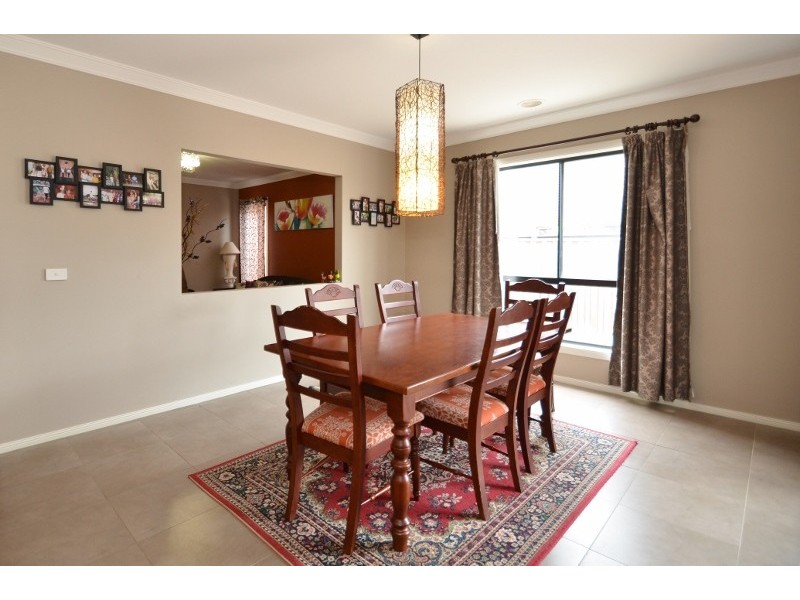 12 Riverdale Boulevard, South Morang VIC 3752