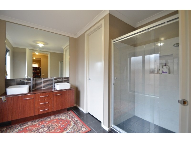 12 Riverdale Boulevard, South Morang VIC 3752