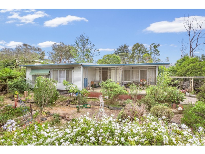 124 Thompson Crescent, Research VIC 3095