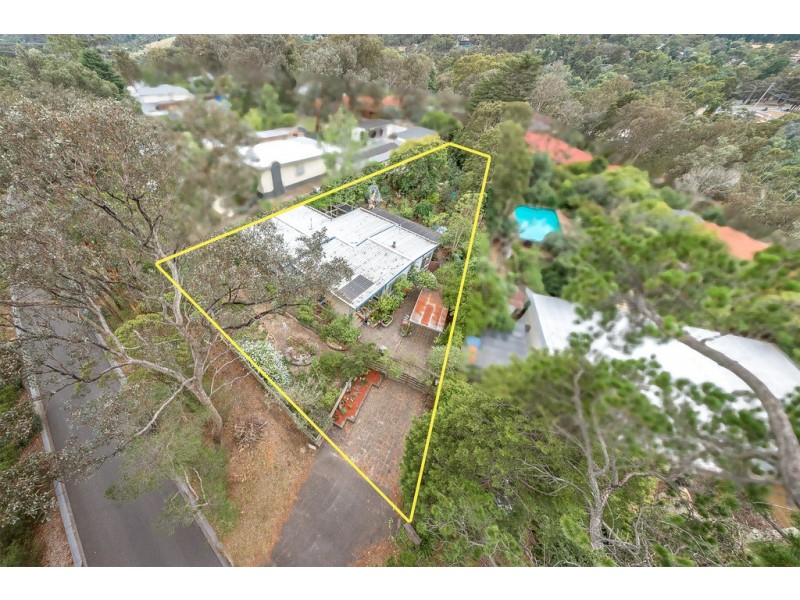 124 Thompson Crescent, Research VIC 3095