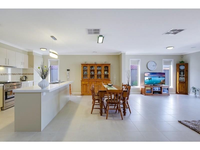 156 Newbury Boulevard, Craigieburn VIC 3064