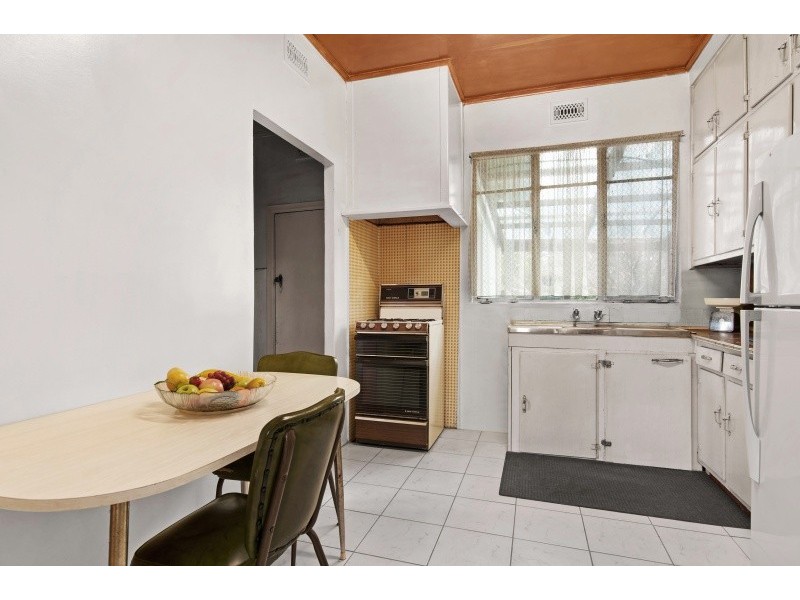 5 Carbeena Parade, Heidelberg West VIC 3081