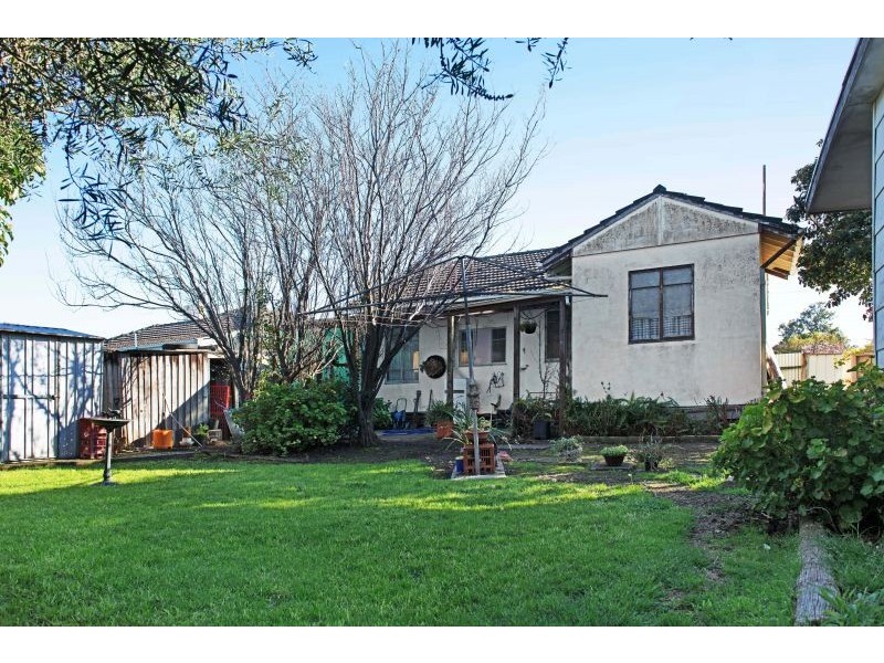 5 Carbeena Parade, Heidelberg West VIC 3081