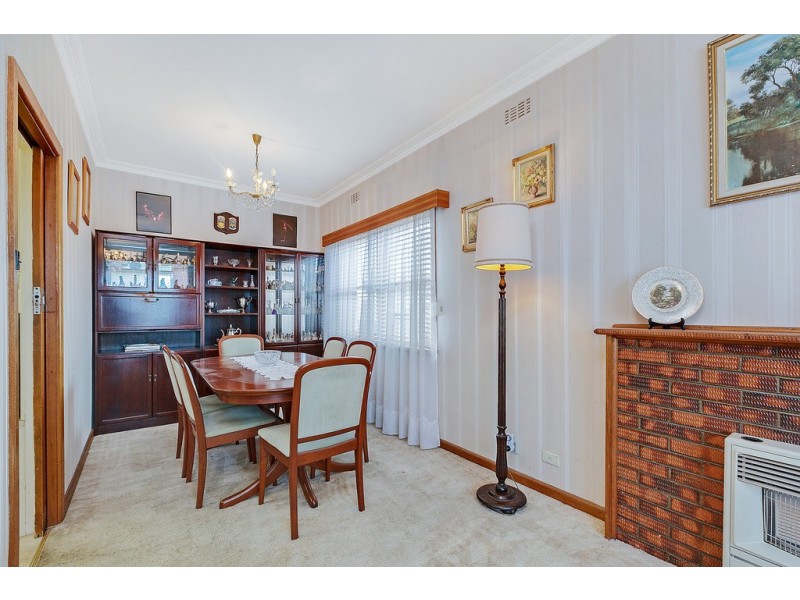 16 May Street, Macleod VIC 3085