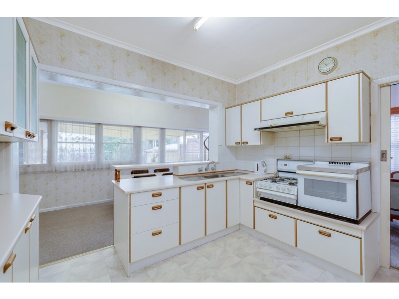 16 May Street, Macleod VIC 3085