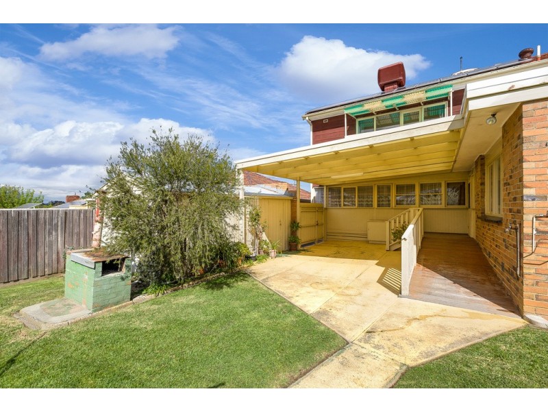 16 May Street, Macleod VIC 3085