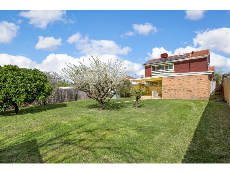 16 May Street, Macleod VIC 3085