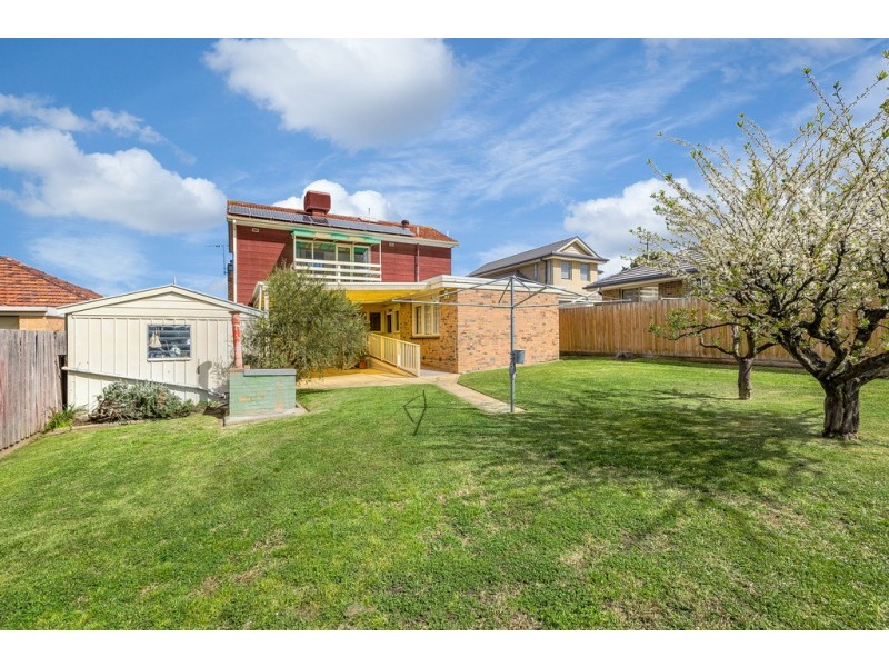 16 May Street, Macleod VIC 3085