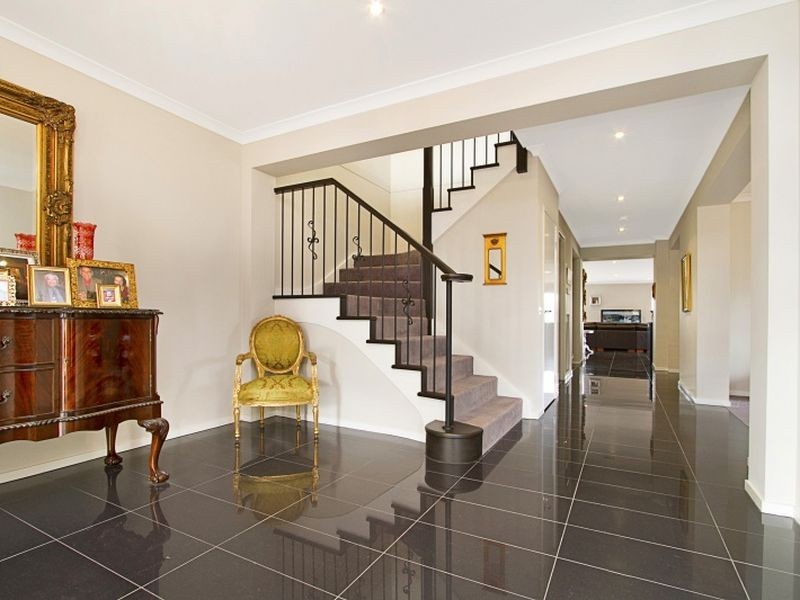 6 St Andrews Close, Hidden Valley VIC 3756