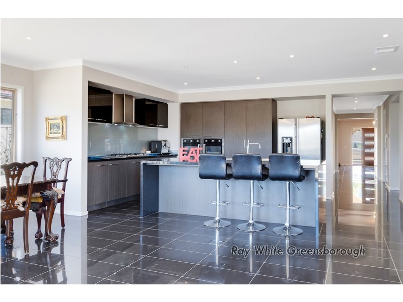 6 St Andrews Close, Hidden Valley VIC 3756