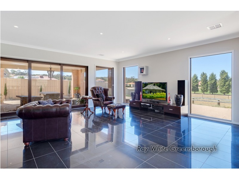 6 St Andrews Close, Hidden Valley VIC 3756