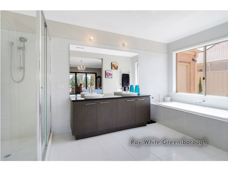 6 St Andrews Close, Hidden Valley VIC 3756