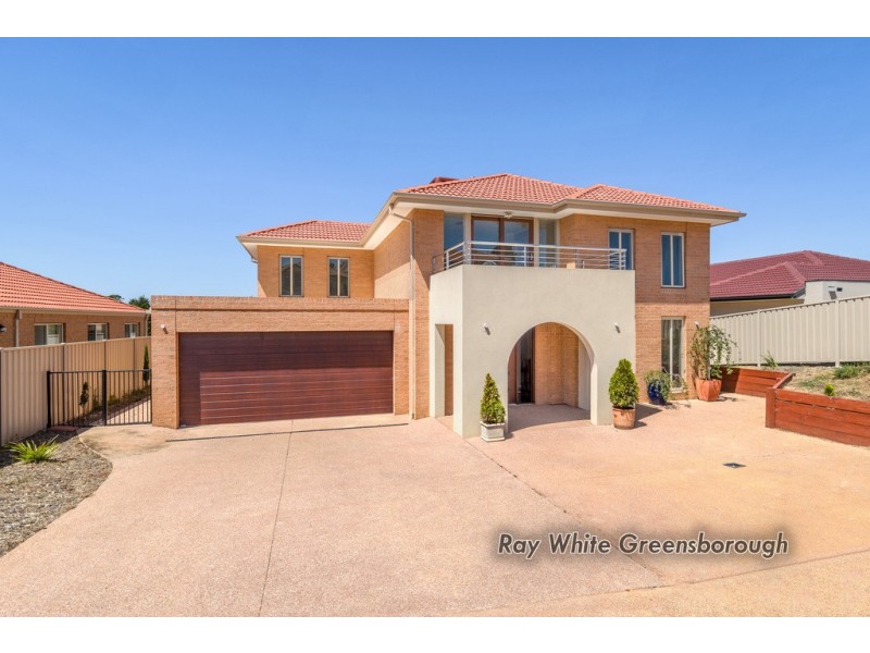6 St Andrews Close, Hidden Valley VIC 3756