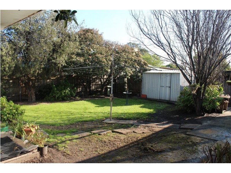 5 Carbeena Parade, Heidelberg West VIC 3081