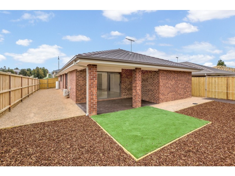 74 Laurimar Boulevard, Doreen VIC 3754