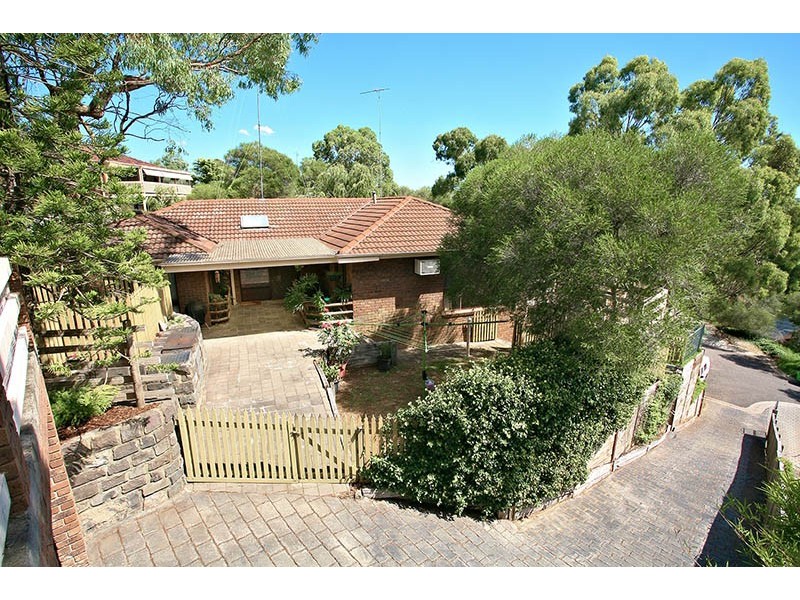 2 Beryl Close, Greensborough VIC 3088