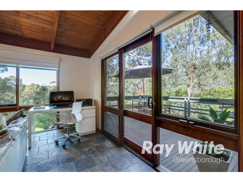 8 Kerrie Crescent, Eltham VIC 3095