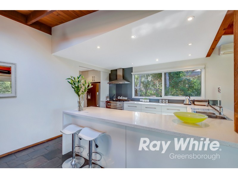 8 Kerrie Crescent, Eltham VIC 3095