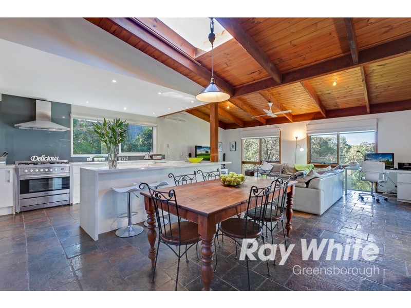 8 Kerrie Crescent, Eltham VIC 3095