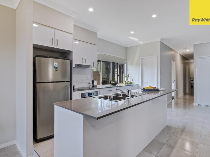 42 Russell Street, Cleveland QLD 4163