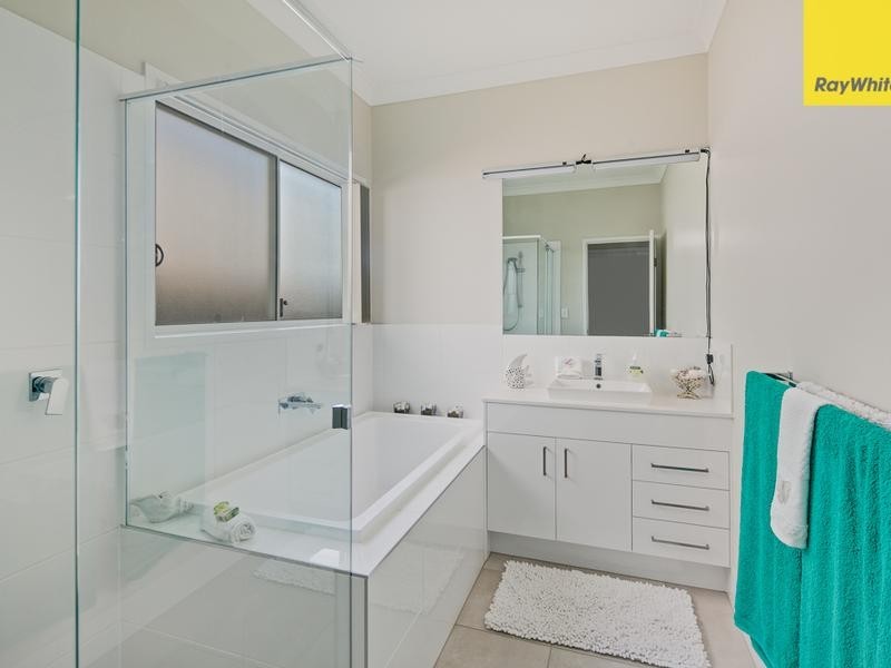 42 Russell Street, Cleveland QLD 4163