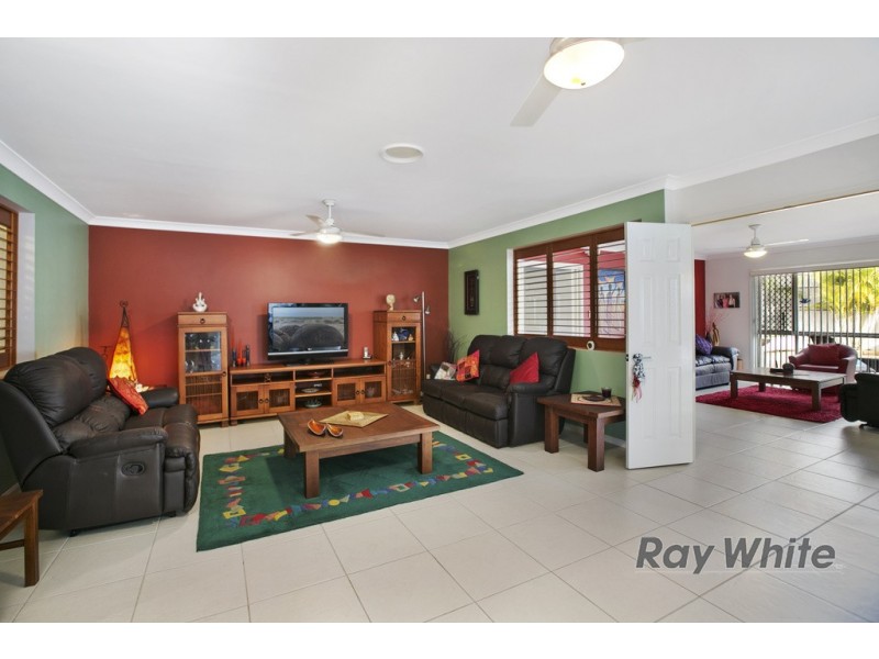 1 Huntly Place, Redland Bay QLD 4165