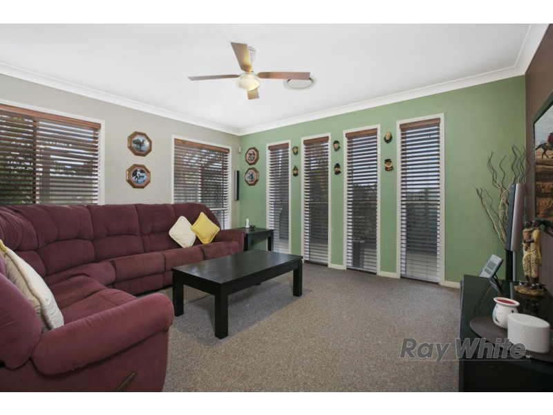 1 Huntly Place, Redland Bay QLD 4165