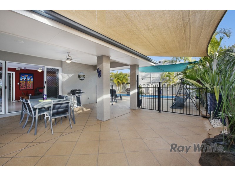 1 Huntly Place, Redland Bay QLD 4165