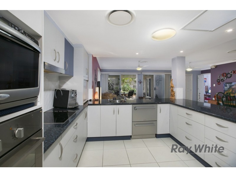 1 Huntly Place, Redland Bay QLD 4165