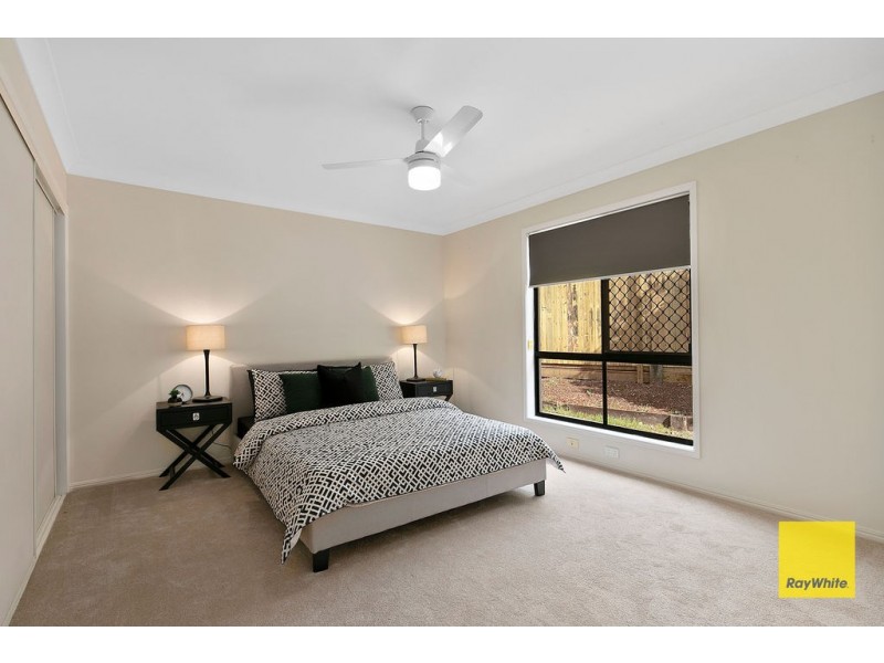 4 Admiral Court, Birkdale QLD 4159