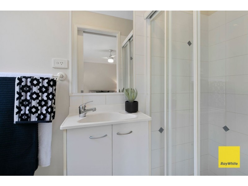 4 Admiral Court, Birkdale QLD 4159